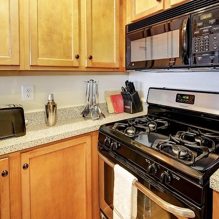 Restaurant Row Townhouse 2 King Bedrooms Луисвилл Экстерьер фото