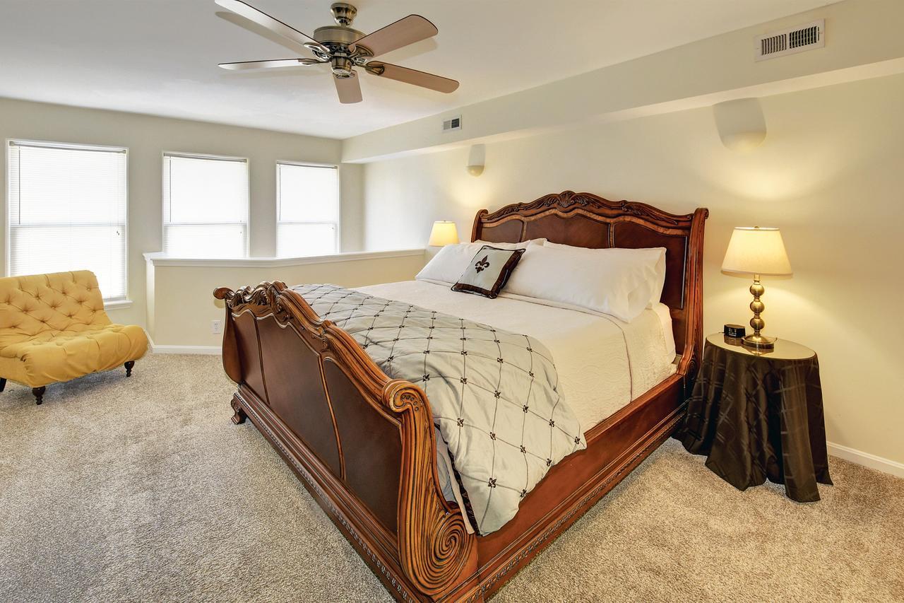 Restaurant Row Townhouse 2 King Bedrooms Луисвилл Экстерьер фото